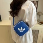 아디다스 삼엽충 클래식 단색 숄더백 - 이미지 12