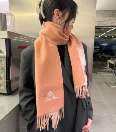 로로피아나 캐시미어 격자무늬 머플러