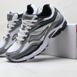 Saucony Pro Grid Omni 9 러닝화