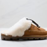 UGG Slipper Evolution 컬러블록 뮬 슬리퍼