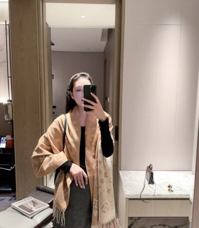 루이비통 모노그램 프린지 머플러