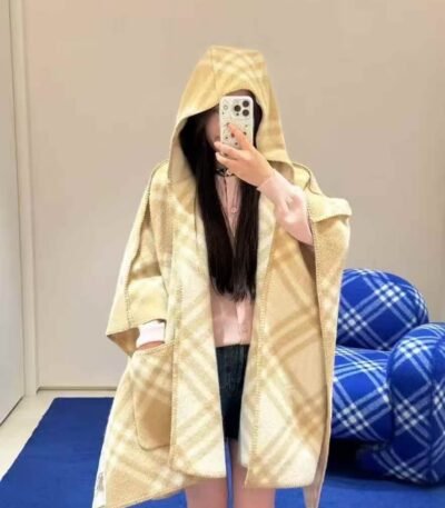 버버리 2025 기사 후드 케이프