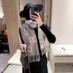 구찌 GG 패턴 울 실크 스카프