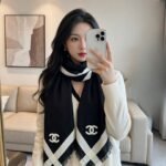 샤넬 미백 블랙 테두리 실크 울 숄