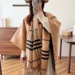 버버리 양면 체크 케이프