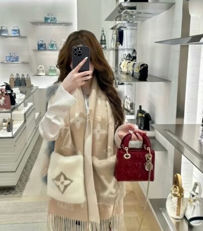 루이비통 레이캬비크 포켓 캐시미어 머플러