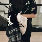 루이비통 레이캬비크 포켓 캐시미어 머플러