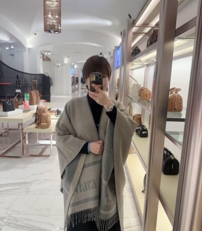 막스마라 울 케이프