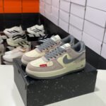 나이키 에어 포스 1 07 Supreme 콜라보 스니커즈