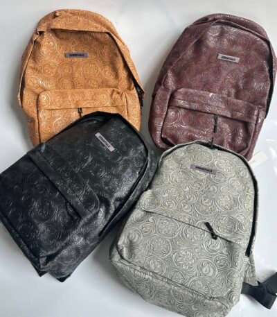 Fear of God Essentials 체크 엠보싱 백팩