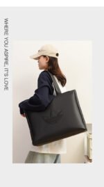 아디다스 삼엽충 토트백 - 이미지 22